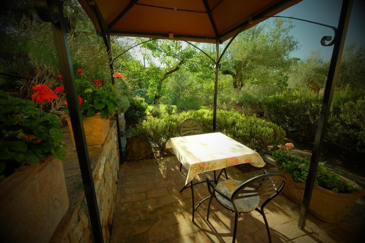 Bed and Breakfast Fonte Magia Castel de' Fiori Exterior foto